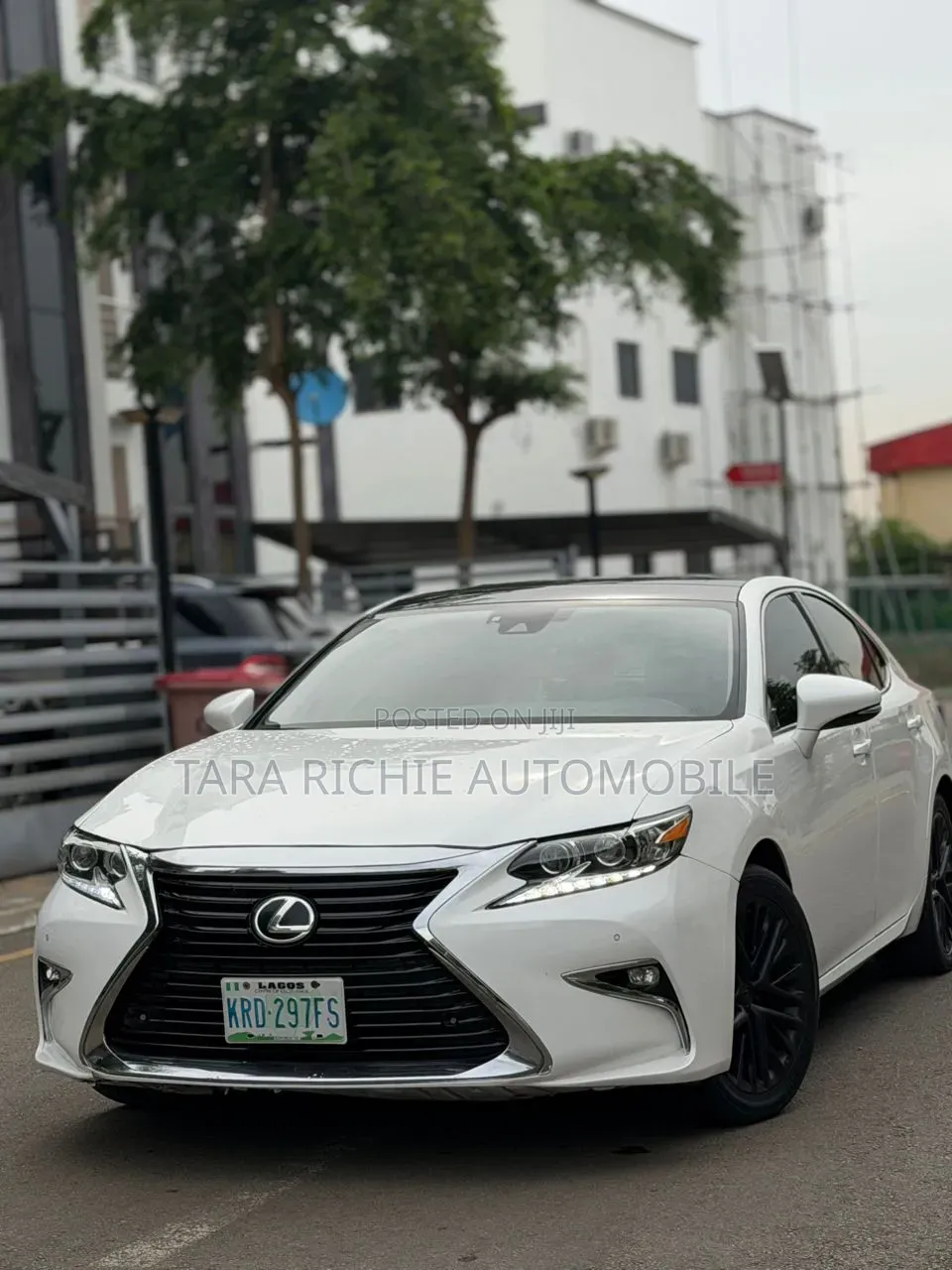 Lexus ES 2016 White