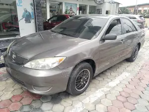Toyota Camry 2005 Gray