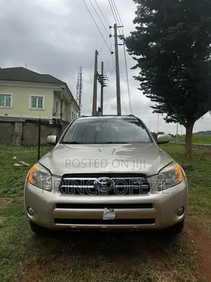 Toyota RAV4 2008 Gold