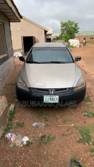 Honda Accord 2003 Gold