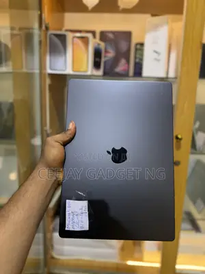 Laptop Apple MacBook Pro 2024 M3 Max 64GB Apple M3 Max SSD 1T