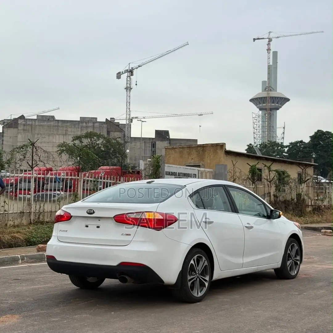 Kia Cerato 2013 White