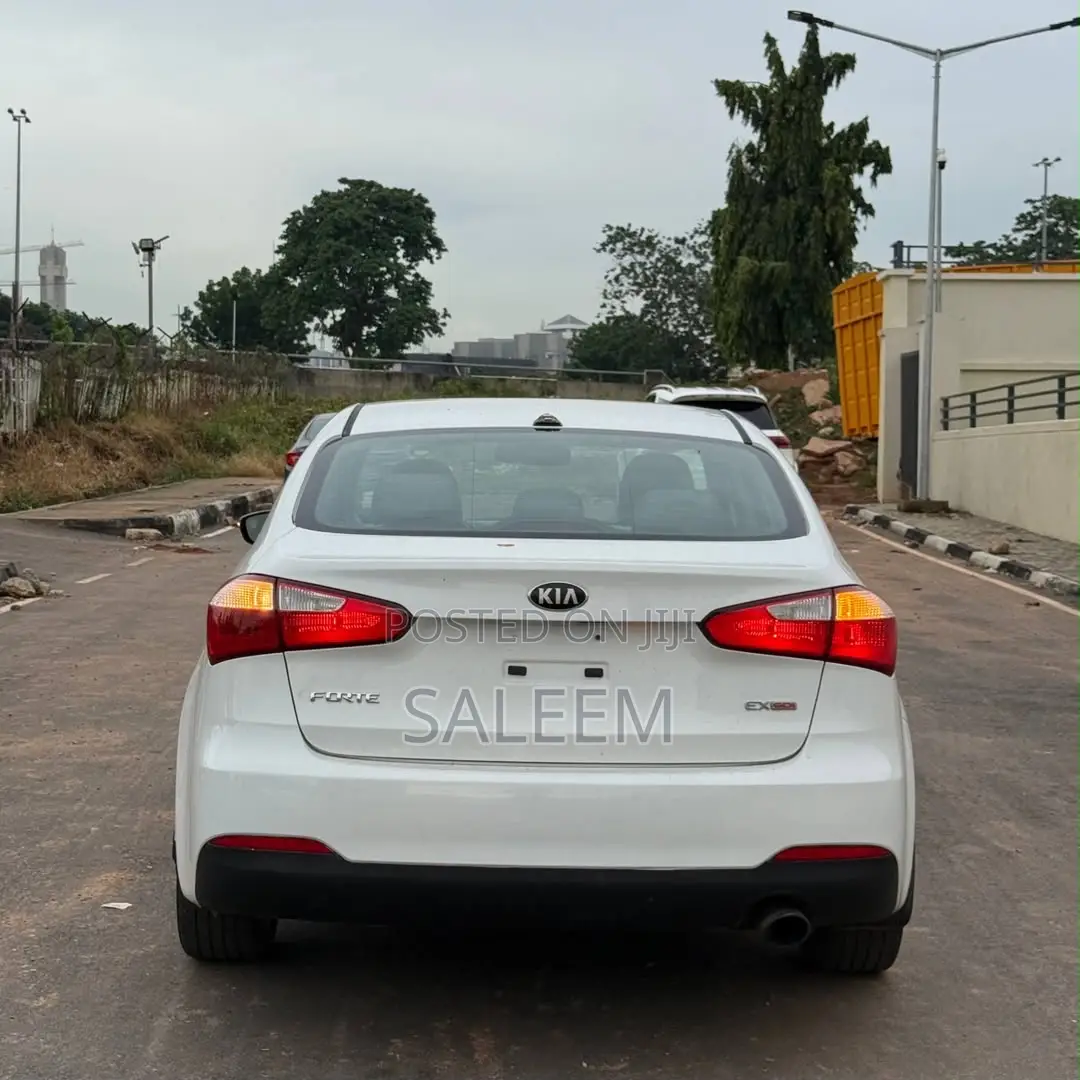 Kia Cerato 2013 White