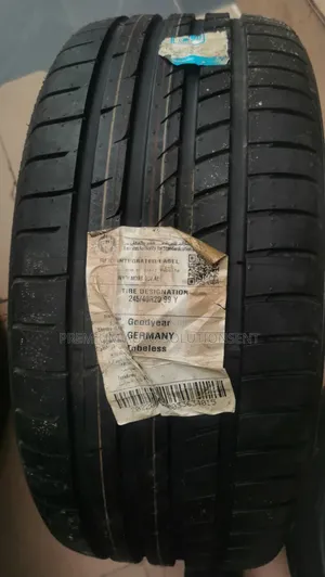 Brand New 245/40r20 Run-Flat Goodyear