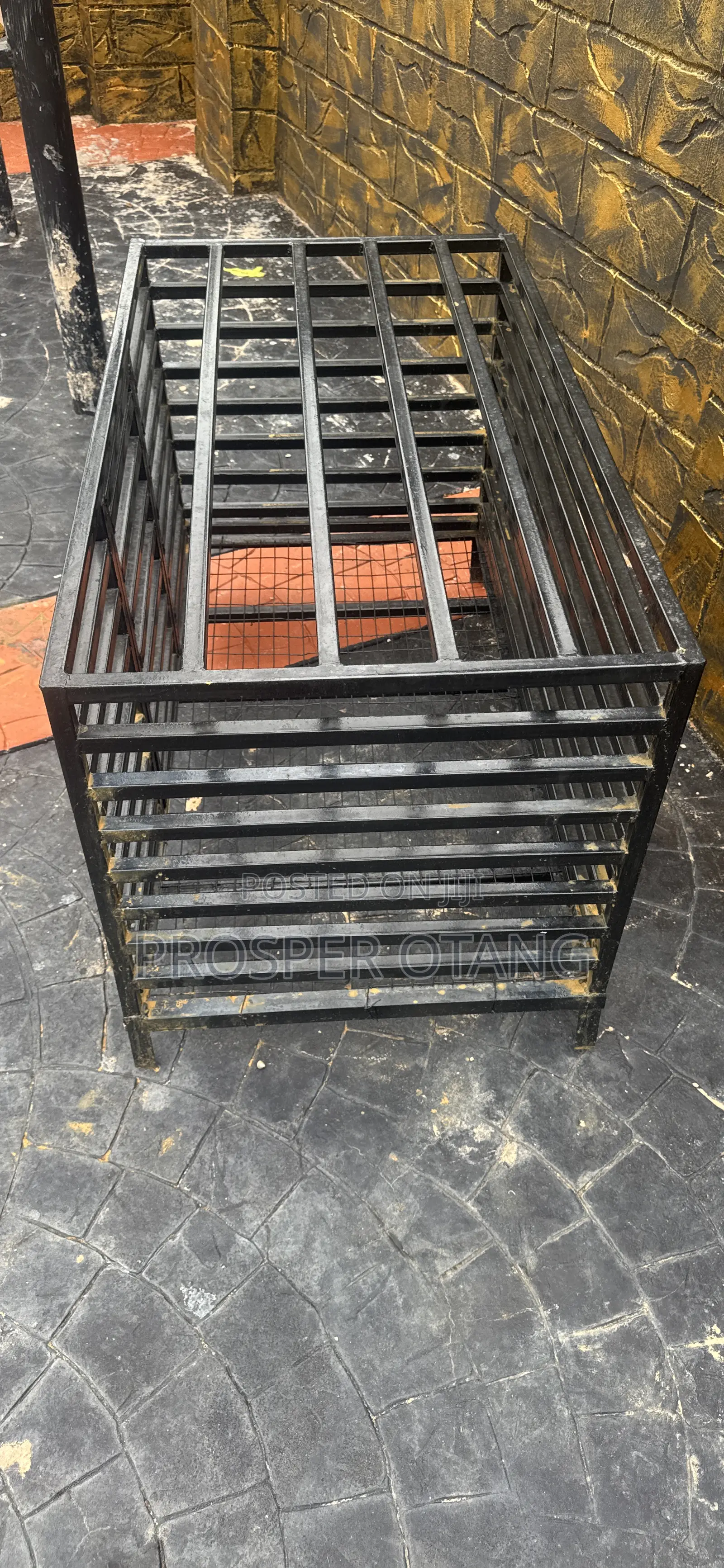 A Quality Dogs and Cats Cage.
