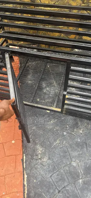 A Quality Dogs and Cats Cage.