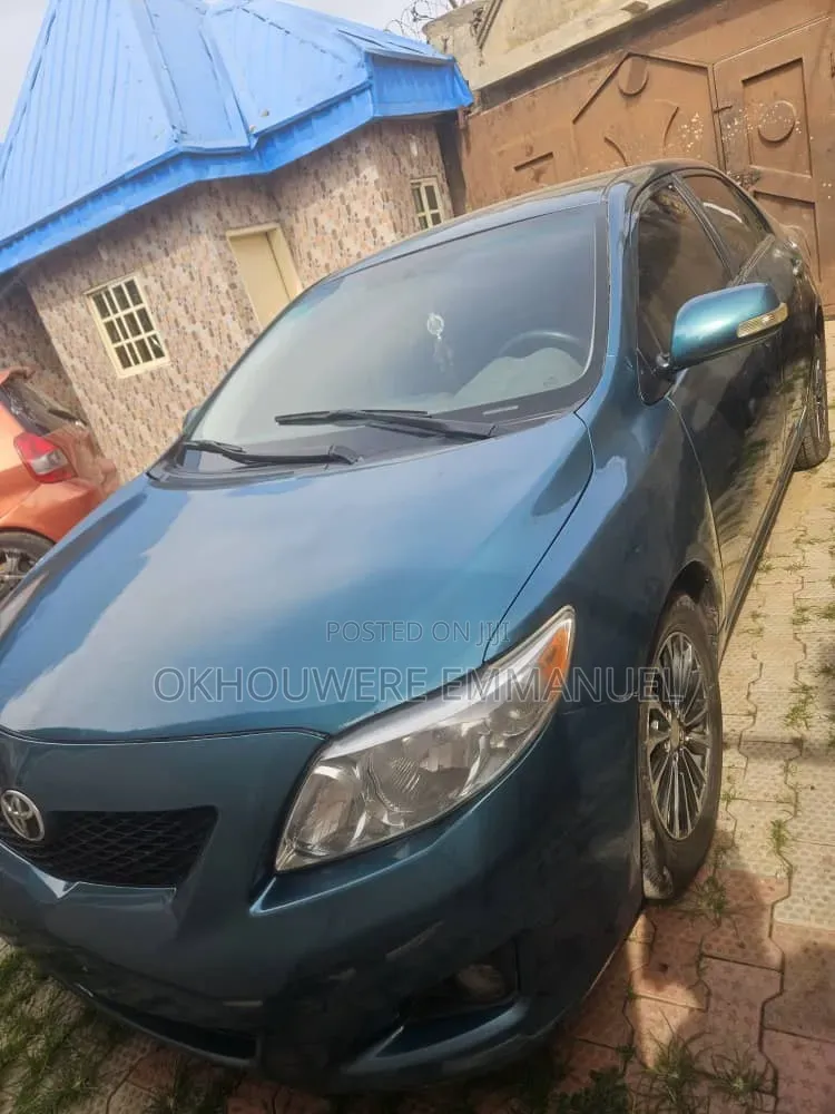 Toyota Corolla 2010 Gray