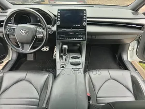 Toyota Avalon XSE Nightshade 2021 Off white