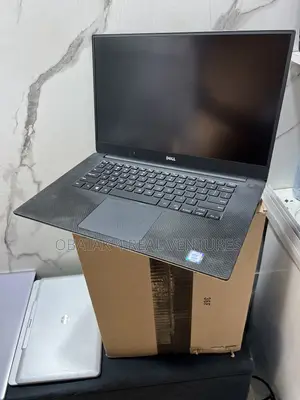 Laptop Dell Precision 15 5520 16GB Intel Xeon SSD 256GB
