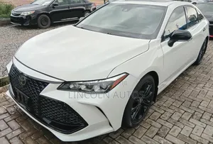 Toyota Avalon XSE Nightshade 2021 Off white