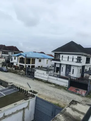 4bdrm Duplex in Thomas Estates for sale