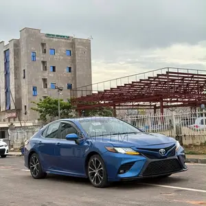 Toyota Camry SE FWD 2020 Blue