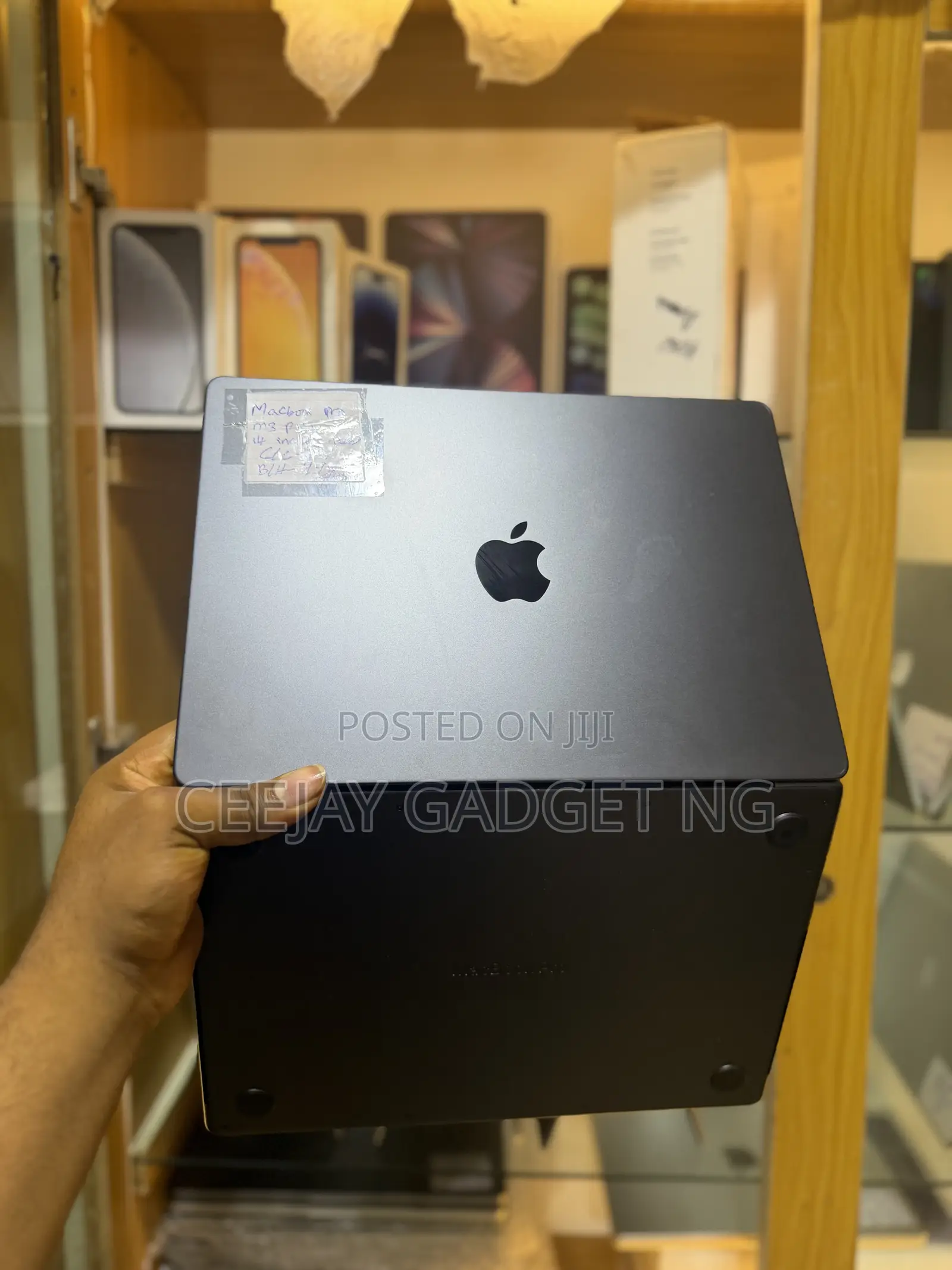 Laptop Apple MacBook Pro 2023 M3 Pro 18GB Apple M3 Pro SSD 1T