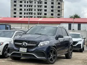 Mercedes-Benz M Class ML350 4dr SUV (3.5L 6cyl 7A) 2015 Blue