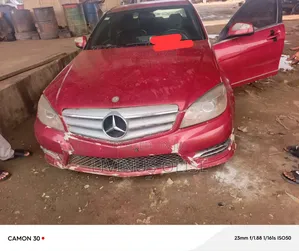 Mercedes-Benz C300 2008 Red