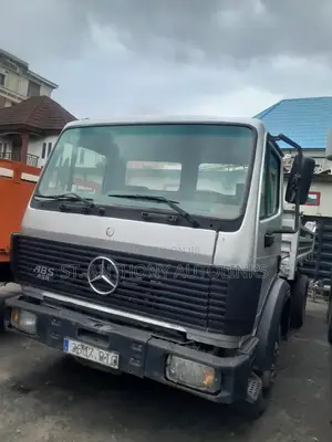 2000 Mercedes Six Tires Tipper Foreign Used Excellent Condition