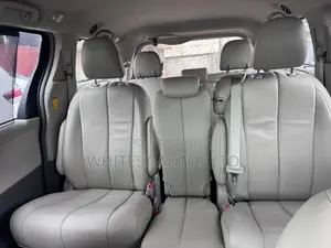 Toyota Sienna XLE 8-Passenger 4dr Minivan (3.5L 6cyl 6A) 2014 Burgundy