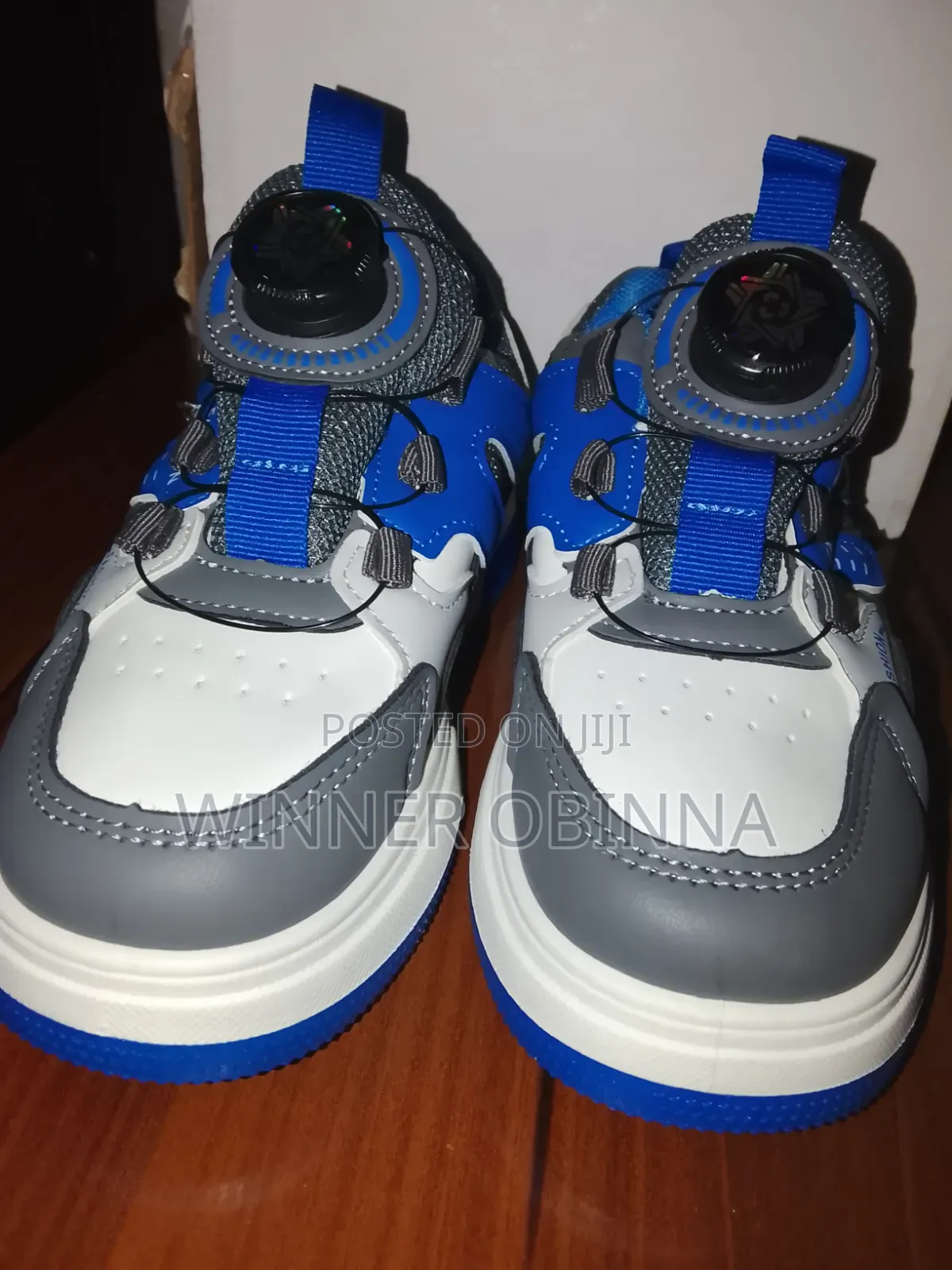 Quality Sneakers With Out Lace