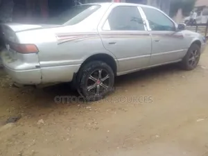 Toyota Camry Automatic 1999 Silver