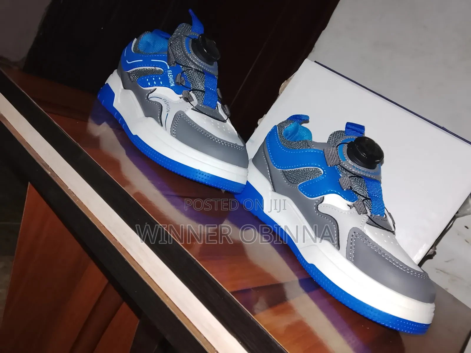 Quality Sneakers With Out Lace