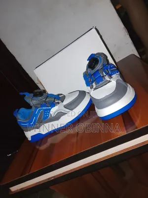 Quality Sneakers With Out Lace