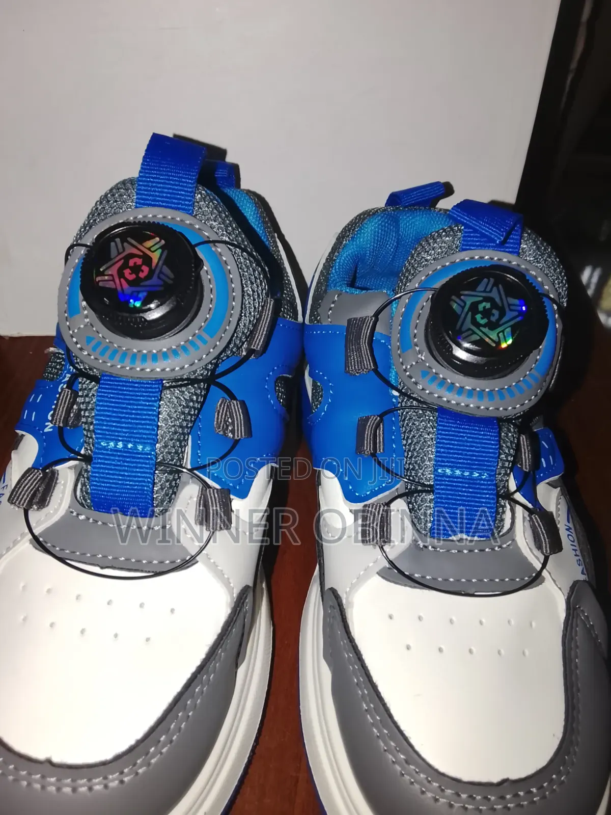 Quality Sneakers With Out Lace