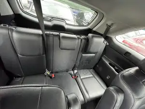 Toyota Highlander SE 4x2 V6 (3.5L 6cyl 8A) 2017 White