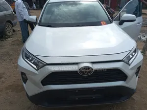 Toyota RAV4 Limited AWD 2023 White