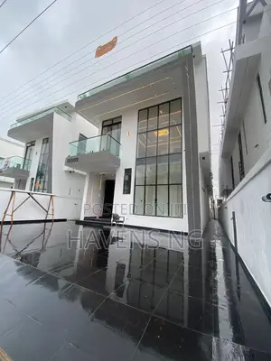 5bdrm Duplex in Chevron for sale