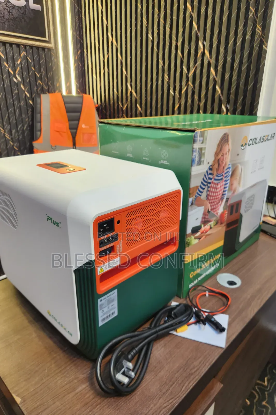 Reliable 2200w All-in-One Solar Generator – Cola 3600 Plus
