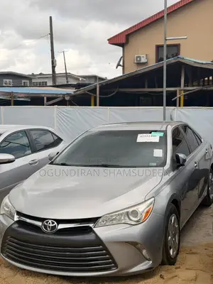 Toyota Camry LE 4dr Sedan (2.5L 4cyl 6A) 2015 Silver