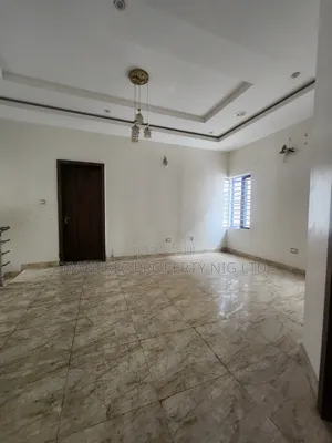 4bdrm Duplex in Chevron for sale