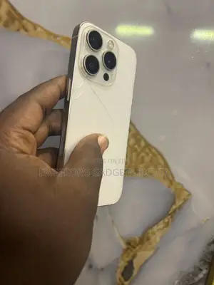 Apple iPhone 15 Pro 256 GB Gold