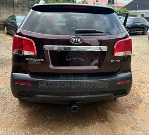 Kia Sorento 2011 Burgundy