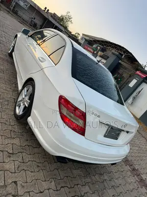 Mercedes-Benz C300 2011 White
