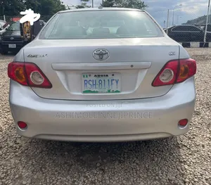 Toyota Corolla LE 4dr Sedan (1.8L 4 cyl 4A) 2009 Silver