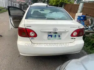 Toyota Corolla 2006 White