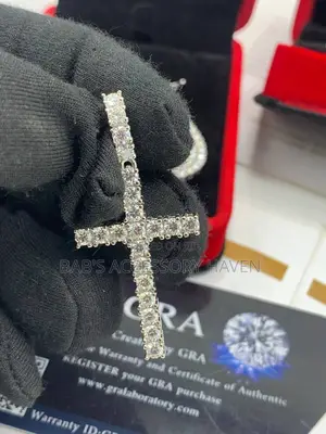 VVS Moissanite Diamond Cross Pendant