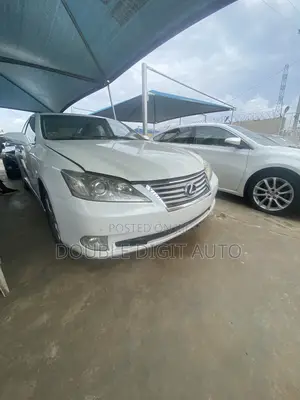 Lexus ES 2013 White