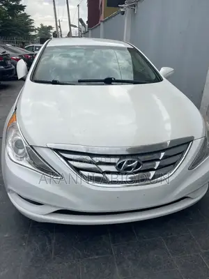 Hyundai Sonata GLS Sedan FWD (2.4L 4cyl 6A) 2013 White