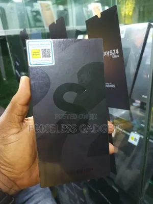New Samsung Galaxy S22 Ultra 5G 256 GB Green