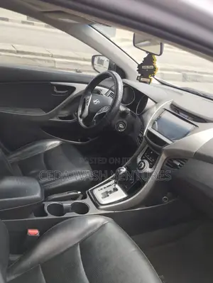 Hyundai Elantra 2012 Silver