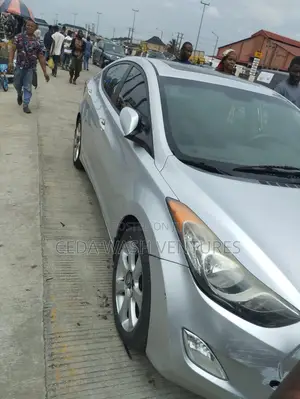 Hyundai Elantra 2012 Silver