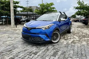 Toyota C-HR XLE FWD Sport Utility (2.0L 4cyl 2AM) 2018 Blue