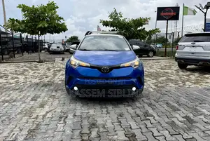 Toyota C-HR XLE FWD Sport Utility (2.0L 4cyl 2AM) 2018 Blue