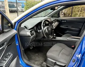 Toyota C-HR XLE FWD Sport Utility (2.0L 4cyl 2AM) 2018 Blue