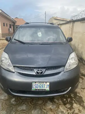 Toyota Sienna XLE 2007 Gray