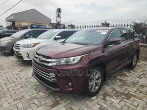 Toyota Highlander XLE 4dr SUV (3.5L 6cyl 6A) 2015 Red