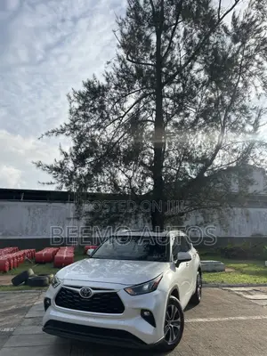 Toyota Highlander XLE 2022 White