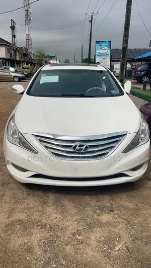 Hyundai Sonata Limited 2.0T Sedan (2.0L 4cyl 6A) 2012 White
